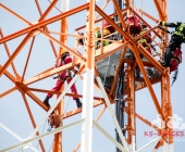 Person auf Funkmast erleidet medizinischen Notfall - Rettung in 50 Meter Höhe - Spezialkräfte aus Stuttgart vor Ort