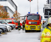 Batterien mit Lithium-Ionen brennen im Autowerk AMG in Affalterbach. Großeinsatz für Einsatzkräfte