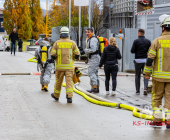 Batterien mit Lithium-Ionen brennen im Autowerk AMG in Affalterbach. Großeinsatz für Einsatzkräfte