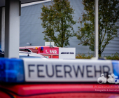 Batterien mit Lithium-Ionen brennen im Autowerk AMG in Affalterbach. Großeinsatz für Einsatzkräfte