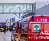 Batterien mit Lithium-Ionen brennen im Autowerk AMG in Affalterbach. Großeinsatz für Einsatzkräfte