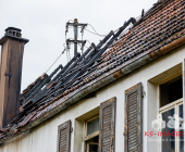 Haus voll Ausgebrannt:  Eine schwerverletzte Person und ca. 250.000 Euro Sachschaden nach Wohnhausbrand Benningen