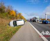 Langer Rückstau nach Unfall A81 zwischen zwei Fahrzeugen und einem LKW