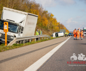 Langer Rückstau nach Unfall A81 zwischen zwei Fahrzeugen und einem LKW