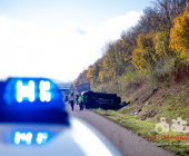 Langer Rückstau nach Unfall A81 zwischen zwei Fahrzeugen und einem LKW