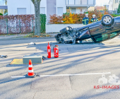 Gegen den Baum geprallt und überschlagen Skoda-Fahrer verletzt ins Krankenhaus