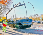 Gegen den Baum geprallt und überschlagen Skoda-Fahrer verletzt ins Krankenhaus