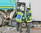 A81 LUDWIGSBURG: Gaffer - Wand verhindert blick auf Menschenrettung nach schwerem LKW-Auffahrunfall