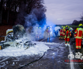 Nach Frontalunfall brennt PKW komplett aus - mehrere zum Teil schwerstverletzte - Strecke über Stunden gesperrt