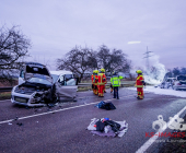 Nach Frontalunfall brennt PKW komplett aus - mehrere zum Teil schwerstverletzte - Strecke über Stunden gesperrt