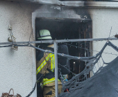 Drama an Weihnachten: Mindestens ein Toter bei Gebäudebrand in Freiberg. Weitere Verletzte und vermisste Personen derzeit