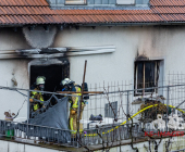 Drama an Weihnachten: Mindestens ein Toter bei Gebäudebrand in Freiberg. Weitere Verletzte und vermisste Personen derzeit