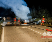 Mercedes im Vollbrand auf der L1115 Gemarkung Großbottwar: Vollsperrung nach Fahrzeugbrand.