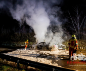 Mercedes im Vollbrand auf der L1115 Gemarkung Großbottwar: Vollsperrung nach Fahrzeugbrand.