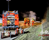 Mercedes im Vollbrand auf der L1115 Gemarkung Großbottwar: Vollsperrung nach Fahrzeugbrand.