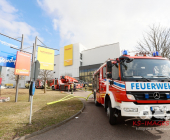 Grossbrand in Bietigheimer Möbelhaus - Großeinsatz für Feuerwehr, Rettungsdienst und Polizei