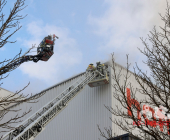 Grossbrand in Bietigheimer Möbelhaus - Großeinsatz für Feuerwehr, Rettungsdienst und Polizei
