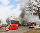 Grossbrand in Bietigheimer Möbelhaus - Großeinsatz für Feuerwehr, Rettungsdienst und Polizei