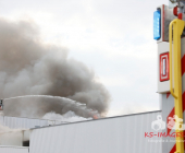 Grossbrand in Bietigheimer Möbelhaus - Großeinsatz für Feuerwehr, Rettungsdienst und Polizei