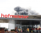 Grossbrand in Bietigheimer Möbelhaus - Großeinsatz für Feuerwehr, Rettungsdienst und Polizei