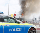 Grossbrand in Bietigheimer Möbelhaus - Großeinsatz für Feuerwehr, Rettungsdienst und Polizei