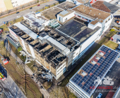 LUFTAUFNAHMEN - Ein Tag nach dem Grossbrand in Bietigheimer Möbelhaus - Großeinsatz für Feuerwehr, Rettungsdienst und Polizei