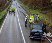 Frontalzusammenstoß zweier Pkw in einem Kurvenbereich - Feuerwehr Erdmannhausen im Einsatz. L1124 bei Marbach aktuell voll gesperrt