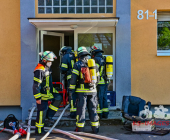Kellerbrand führt zu einer massiven Rauchentwicklung auf der Straße – Feuerwehr Ludwigsburg im Löscheinsatz