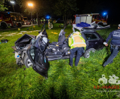 -UPDATE PM DER POLIZEI- Schwerer Unfall mit eingeklemmter Person - PKW gegen Baum - Remseck Bauernhof Sonnenhof
