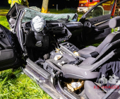 -UPDATE PM DER POLIZEI- Schwerer Unfall mit eingeklemmter Person - PKW gegen Baum - Remseck Bauernhof Sonnenhof