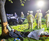 -UPDATE PM DER POLIZEI- Schwerer Unfall mit eingeklemmter Person - PKW gegen Baum - Remseck Bauernhof Sonnenhof