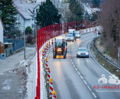 Symbolbild Schilderbrücke auf einer Autobahn mit dem Warnhinweis , Schriftzug Staugefahr ab 08.01.2023 wegen Demonstrationen