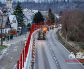 Symbolbild Schilderbrücke auf einer Autobahn mit dem Warnhinweis , Schriftzug Staugefahr ab 08.01.2023 wegen Demonstrationen