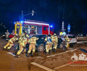 Schwerer Verkehrsunfall auf der B295 bei Ditzingen - Beifahrerin muss von der Feuerwehr gerettet werden