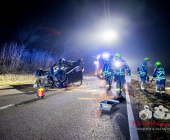 Schwerer Verkehrsunfall auf der L1127: Fahrer schwer verletzt nach riskantem Überholmanöver