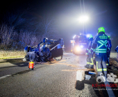 Schwerer Verkehrsunfall auf der L1127: Fahrer schwer verletzt nach riskantem Überholmanöver