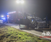 Schwerer Verkehrsunfall auf der L1127: Fahrer schwer verletzt nach riskantem Überholmanöver