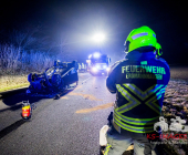 Schwerer Verkehrsunfall auf der L1127: Fahrer schwer verletzt nach riskantem Überholmanöver