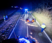 Schwerer Verkehrsunfall auf der L1127: Fahrer schwer verletzt nach riskantem Überholmanöver