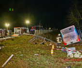 Schwerer Verkehrsunfall mit Linienbus - 1 Toter, 2 Schwerverletzte