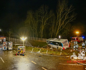 Schwerer Verkehrsunfall mit Linienbus - 1 Toter, 2 Schwerverletzte