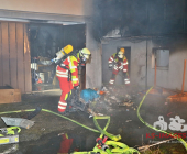 ***INFOUPDATE PRESSEMITTEILUNG*** Gebäudebrand in Leonberg-Höfingen führt zu Großeinsatz von Feuerwehr und Rettungsdienst.