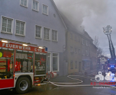 Großalarm im Landkreis Ludwigsburg. Dachstuhl eins historischen Hauses in Vaihingen-Enzweihingen steht in Brand