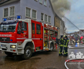 Großalarm im Landkreis Ludwigsburg. Dachstuhl eins historischen Hauses in Vaihingen-Enzweihingen steht in Brand