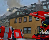 Großalarm im Landkreis Ludwigsburg. Dachstuhl eins historischen Hauses in Vaihingen-Enzweihingen steht in Brand