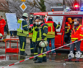 Großalarm im Landkreis Ludwigsburg. Dachstuhl eins historischen Hauses in Vaihingen-Enzweihingen steht in Brand