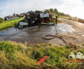 Strohballenpresse fängt Feuer - Brennt völlig aus - Fahrer wollte noch löschen