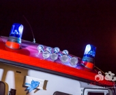 Brand eines Unterstandes greift auf PKW über