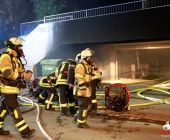 20140301_tiefgaragenbrand-in-bietigheim-personen-werden-evakuiert-alte-leute-von-feuerwehr-getragen-362