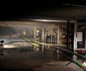20140301_tiefgaragenbrand-in-bietigheim-personen-werden-evakuiert-alte-leute-von-feuerwehr-getragen-374